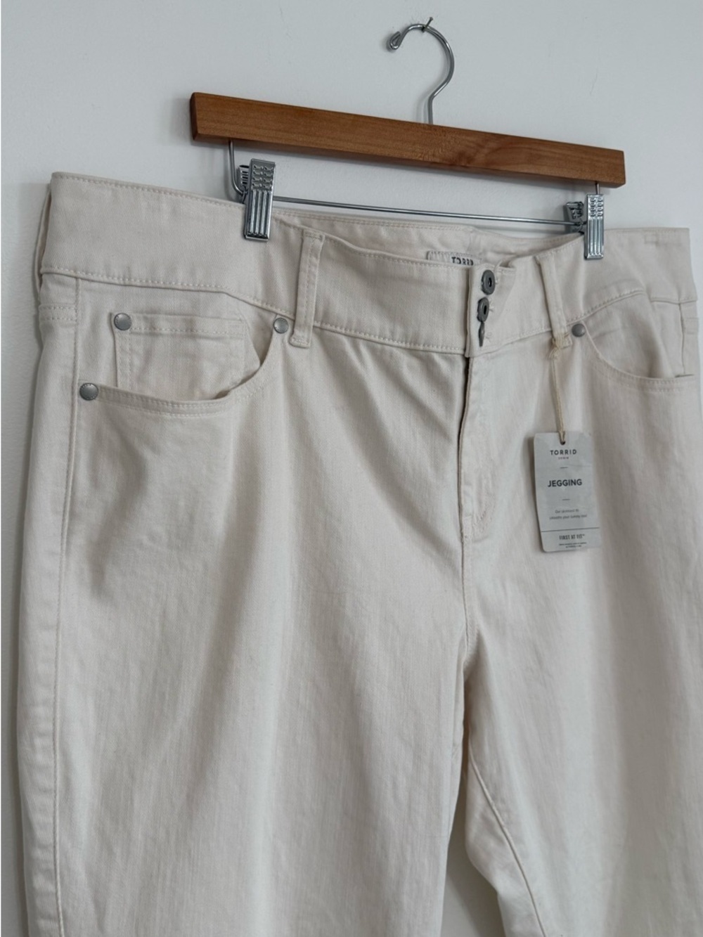 Torrid Off-White High-Rise Denim Jeans Jeggings Women’s 22R - Picture 2 of 10
